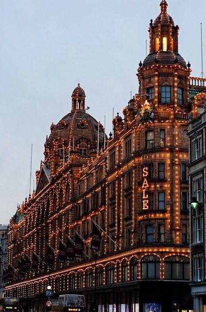 harrods, shopping places in London