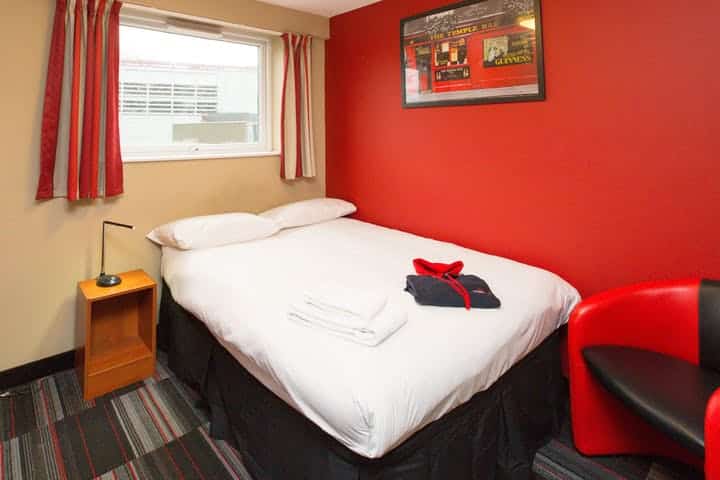 Room of 165 Corporation Street Accommodation