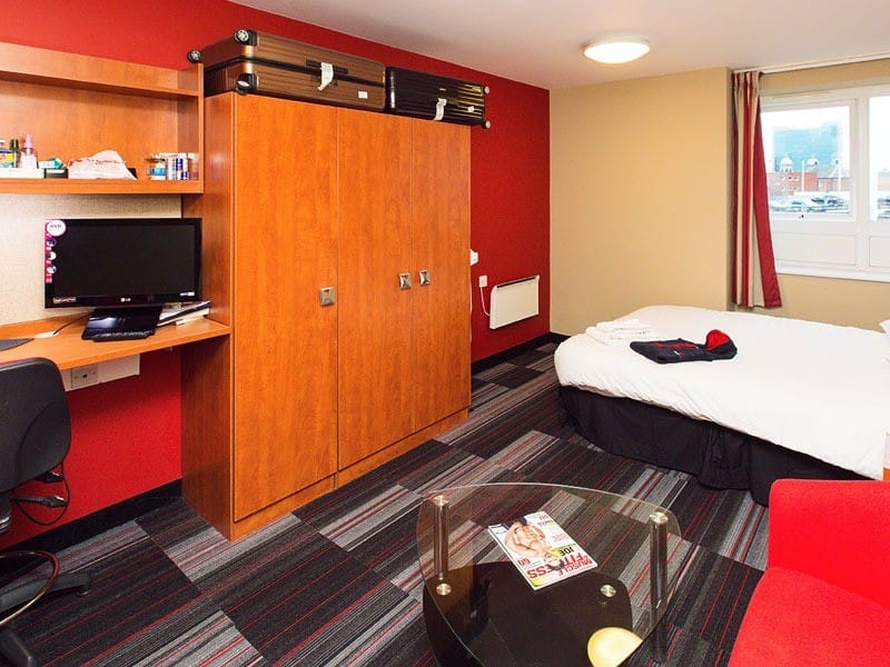 Room of Trinity Street Accommodation