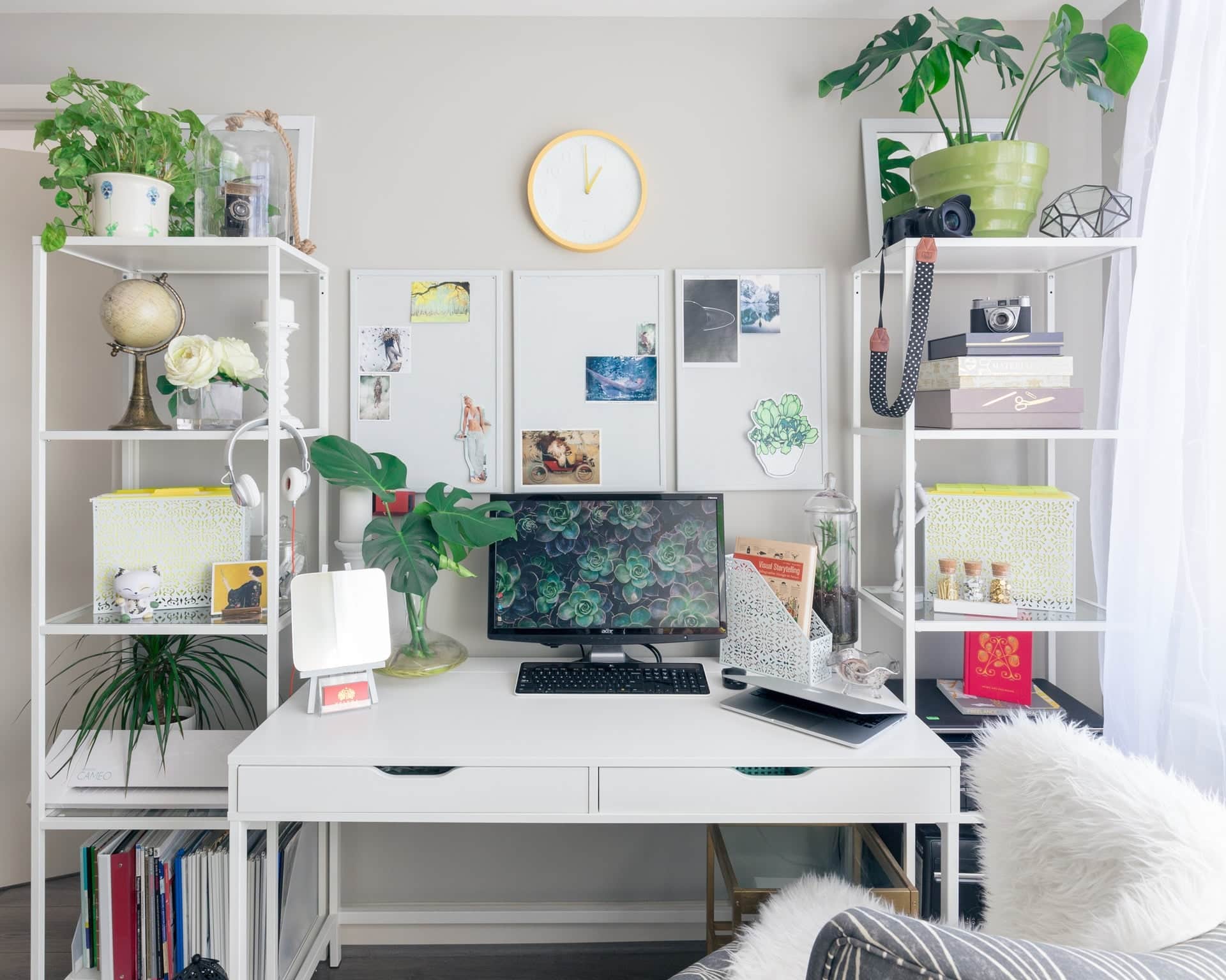 The Guide To Creating The Perfect Study Space In Your Room